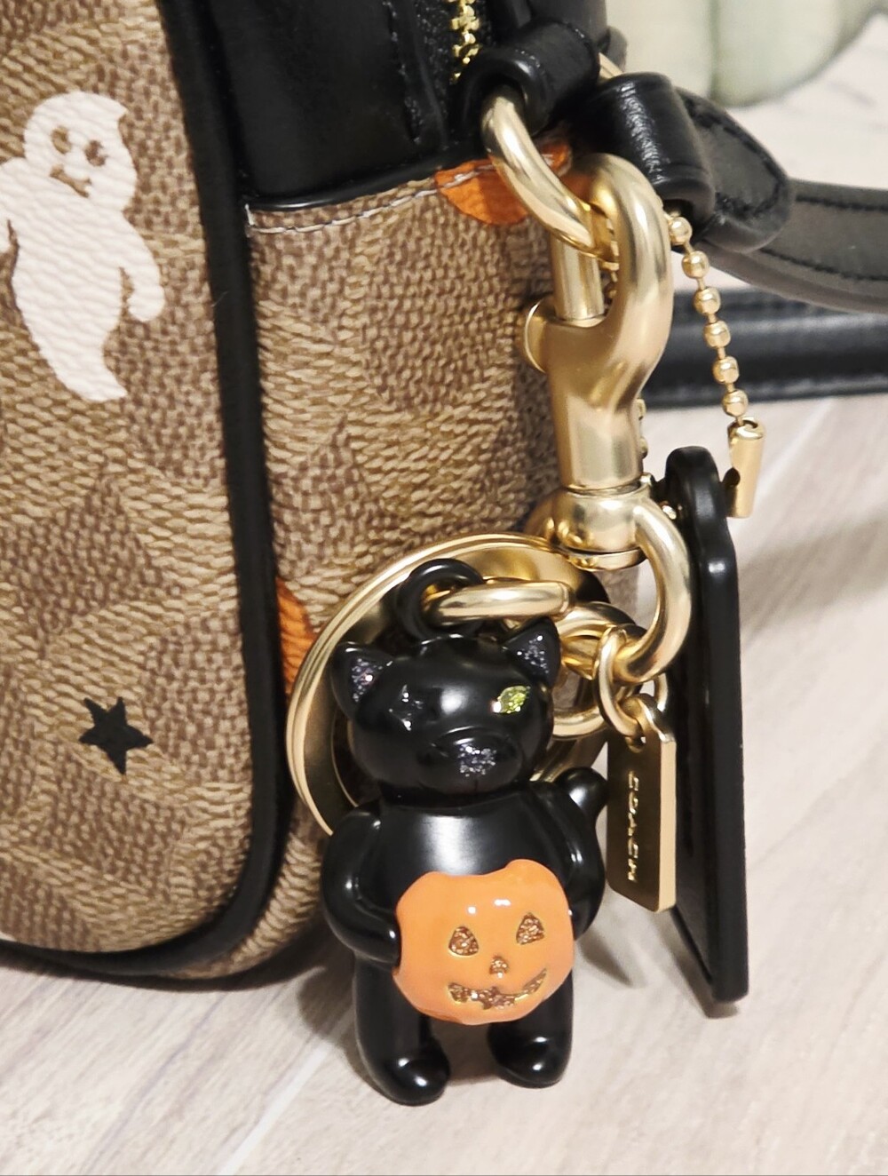 Coach Halloween Black Cat with Pumpkin Keychain Charm for Bag Purse CW480 🐈‍⬛🎃 - Picture 3 of 12